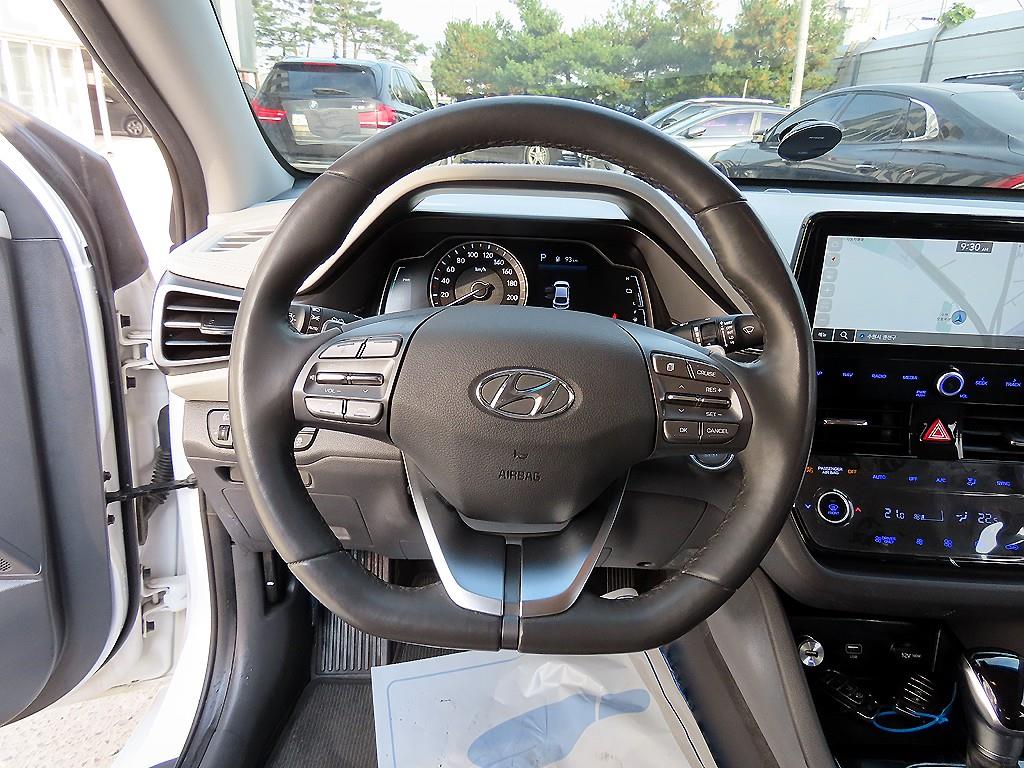 HYUNDAI Ioniq - Vista 8