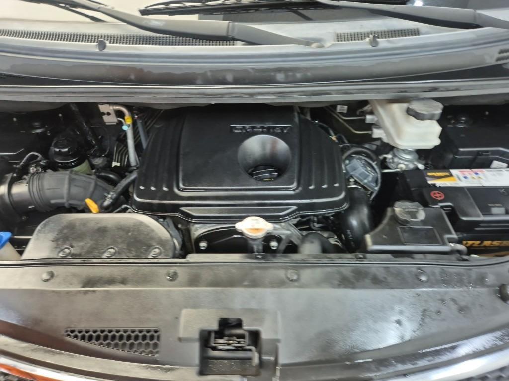 HYUNDAI Starex - Vista 5