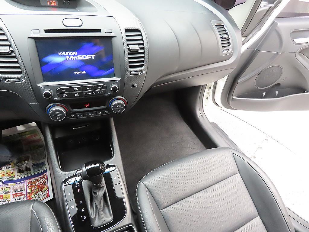 KIA K3 2016 Blanco - Importación desde Corea - HF Imports Iquique - Foto 7