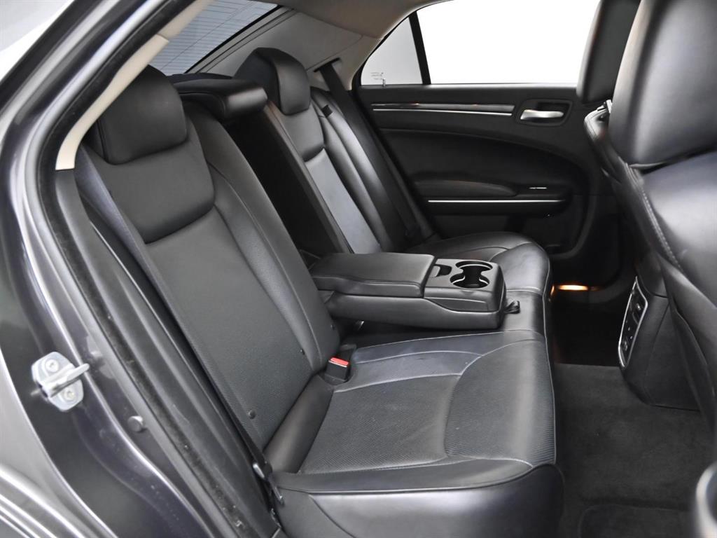 Chrysler 300C - Vista 12