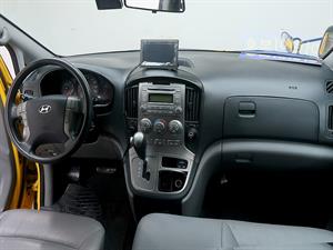 HYUNDAI Starex - Vista 10