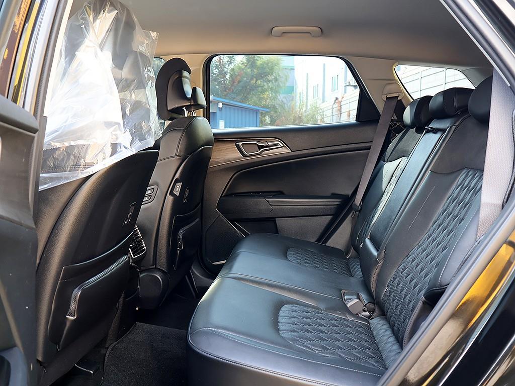 KIA Sportage 2023 Negro - Importación desde Corea - HF Imports Iquique - Foto 10