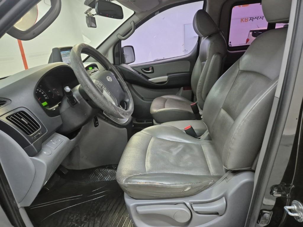 HYUNDAI Starex - Vista 11