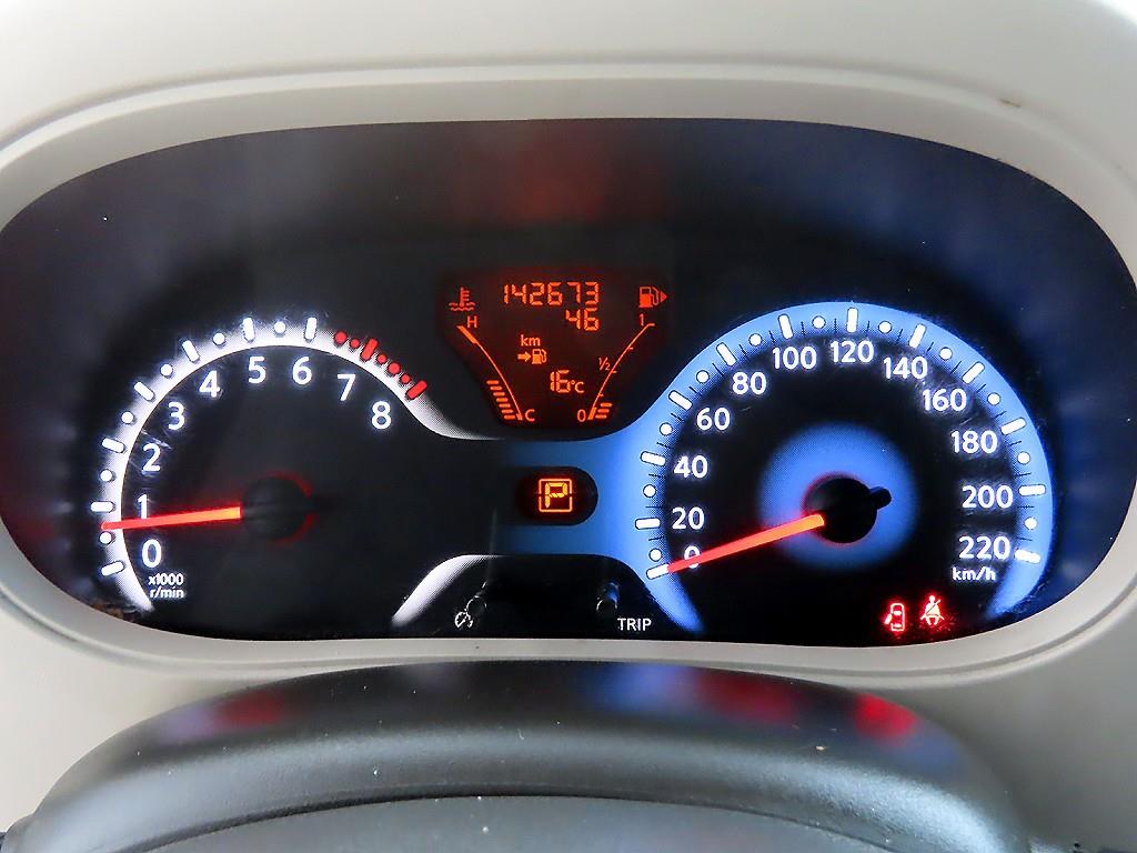 Nissan Cube - Vista 9