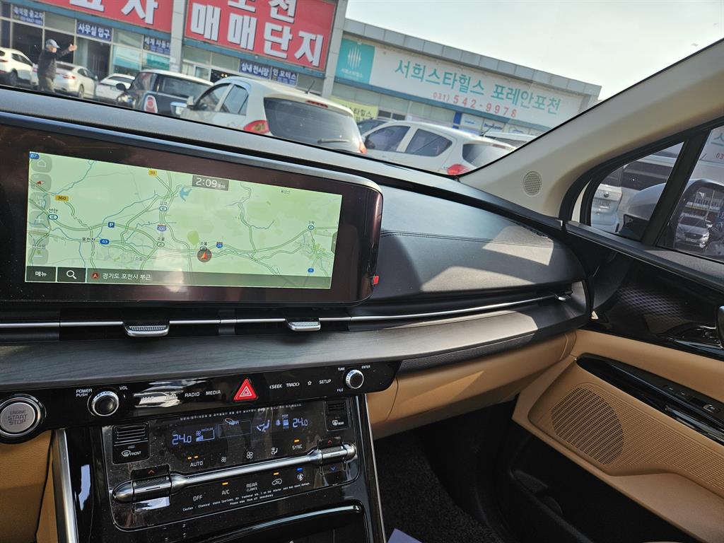 KIA Carnival - Vista 10