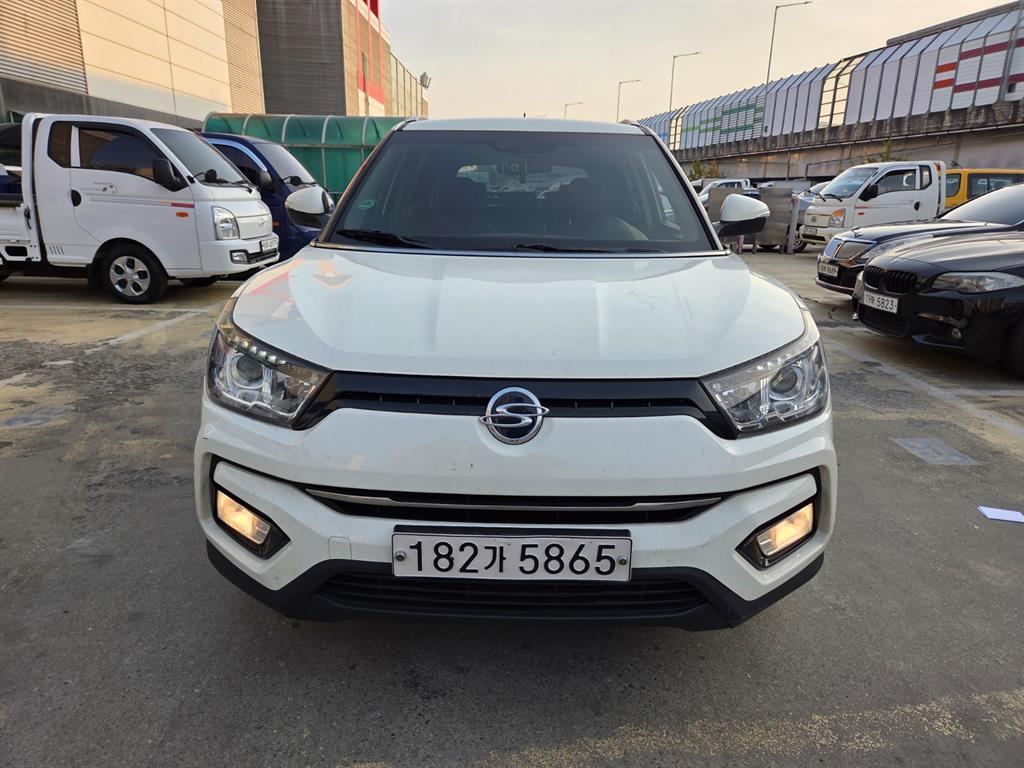 Ssangyong Tivoli - Vista 2