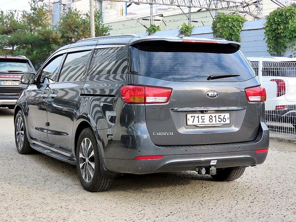 KIA Carnival - Vista 3