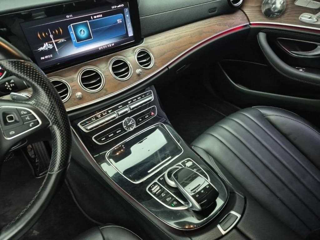 Mercedes Benz E class - Vista 10