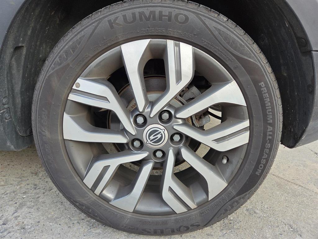 Ssangyong Tivoli 2018 Blanco - Importación desde Corea - HF Imports Iquique - Foto 19