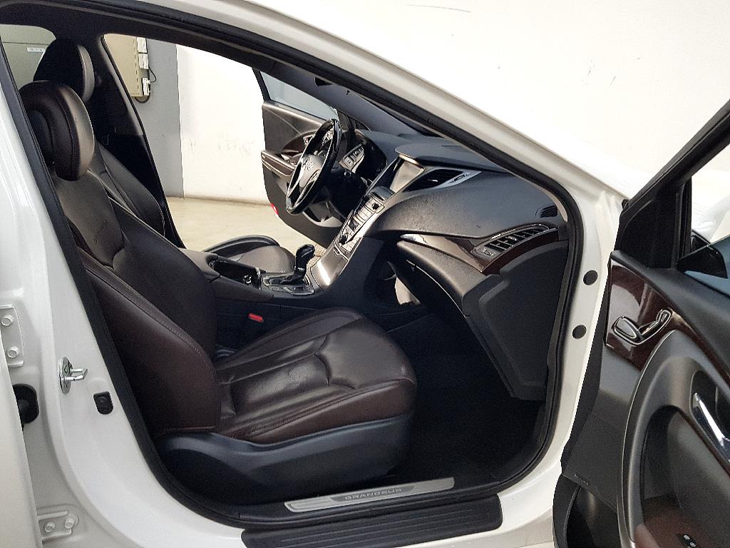 HYUNDAI Grandeur 2014 Blanco - Importación desde Corea - HF Imports Iquique - Foto 14