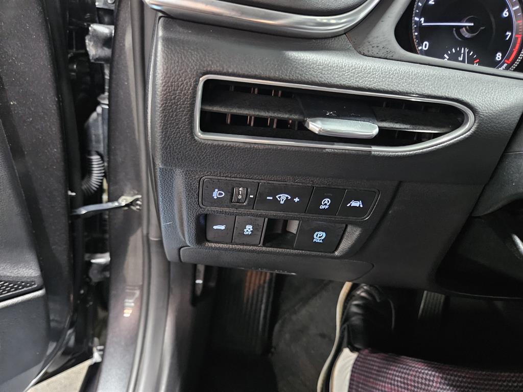 HYUNDAI Sonata - Vista 12