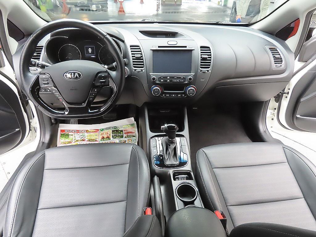 KIA K3 2016 Blanco - Importación desde Corea - HF Imports Iquique - Foto 11