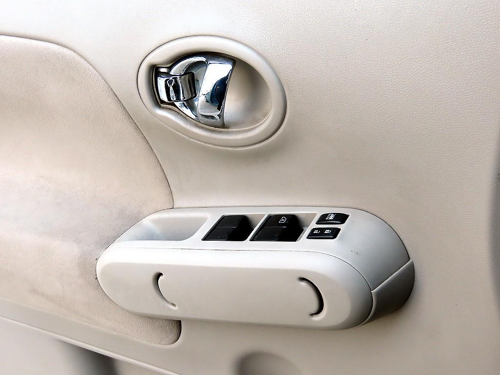 Nissan Cube - Vista 11