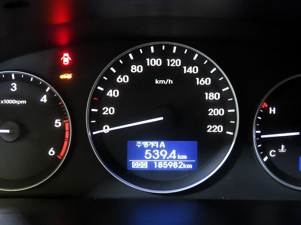 HYUNDAI Starex - Vista 9