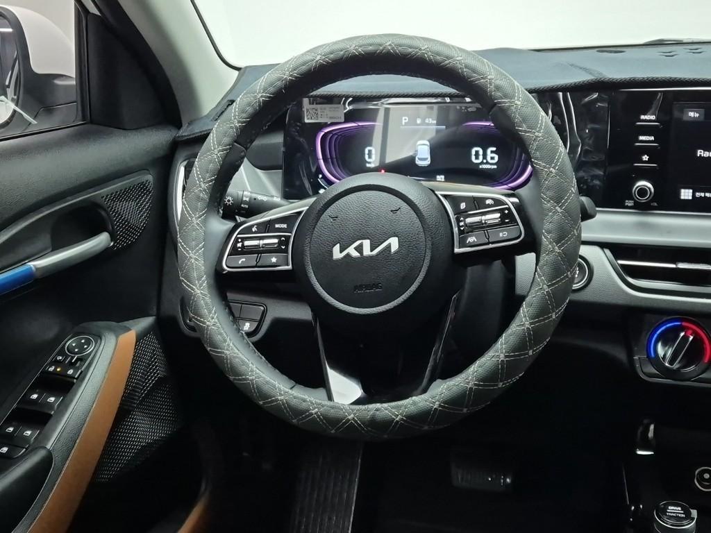 KIA Seltos - Vista 9