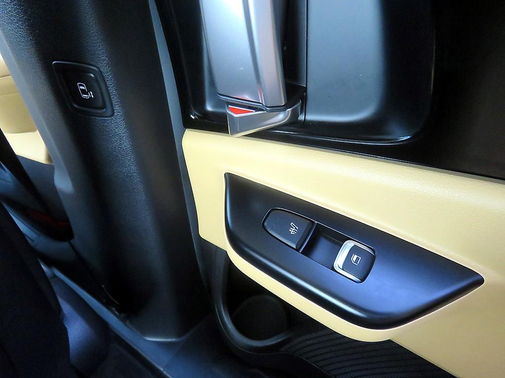 KIA Carnival - Vista 10