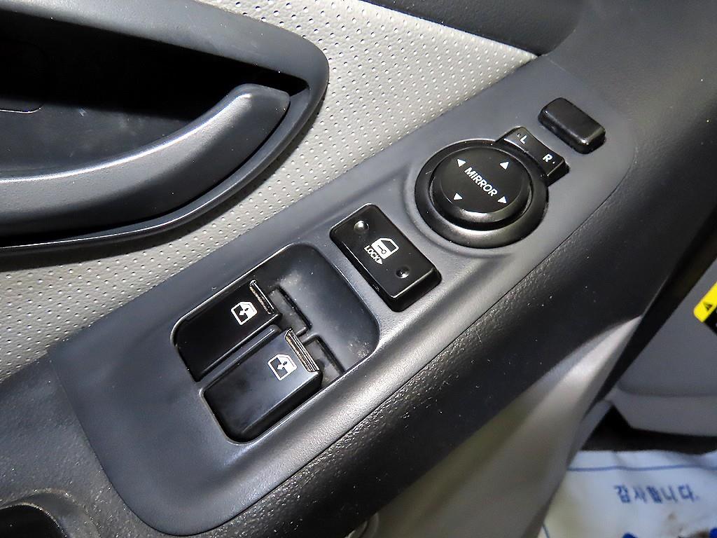 HYUNDAI Starex 2017 Plateado - Importación desde Corea - HF Imports Iquique - Foto 13