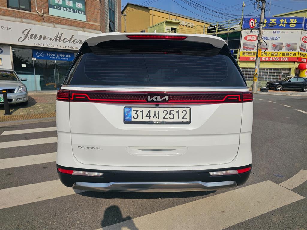 KIA Carnival - Vista 5