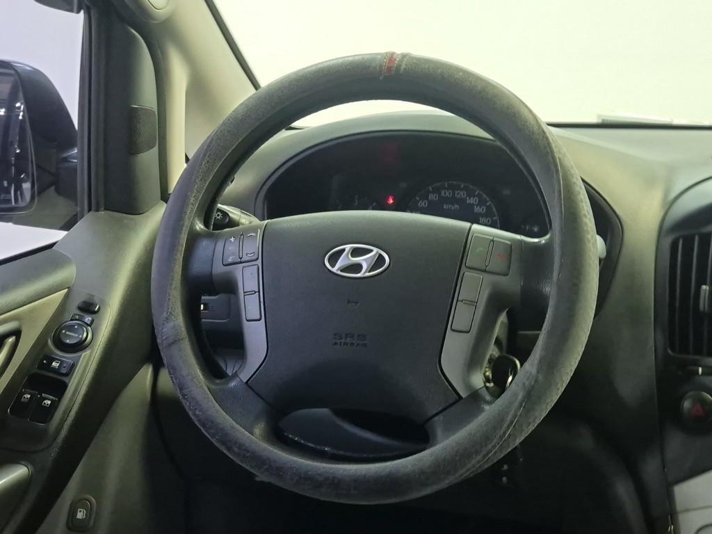 HYUNDAI Starex - Vista 9