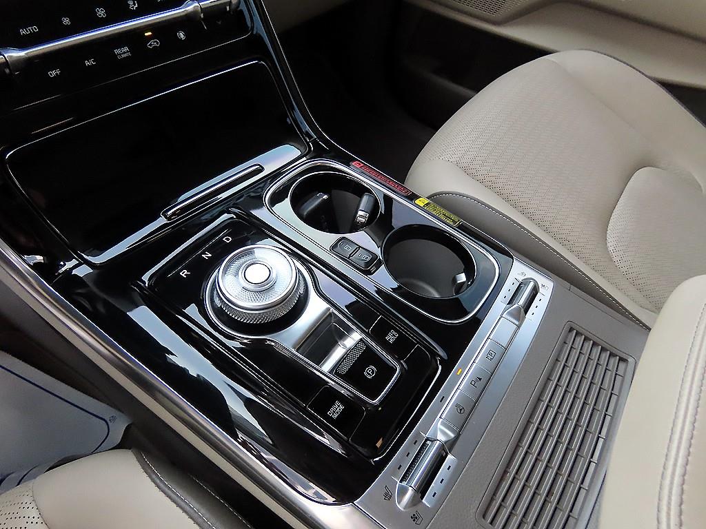 KIA Carnival - Vista 10