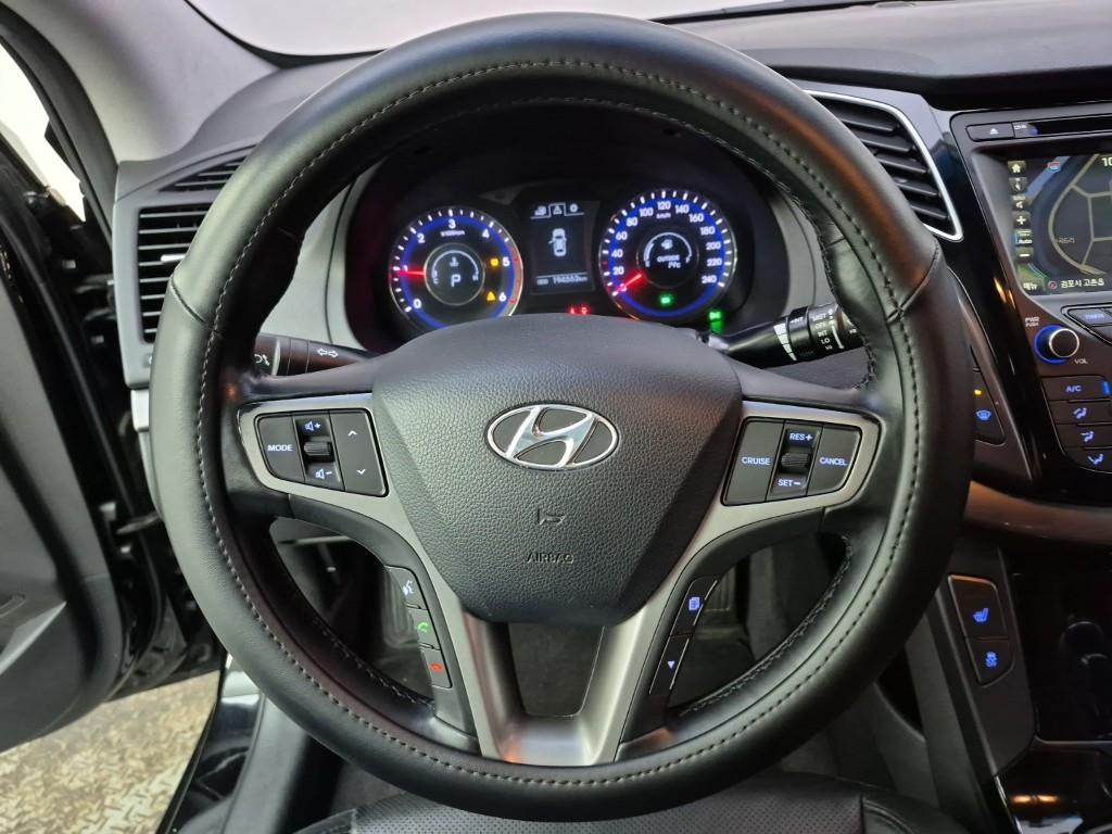 HYUNDAI i40 - Vista 9