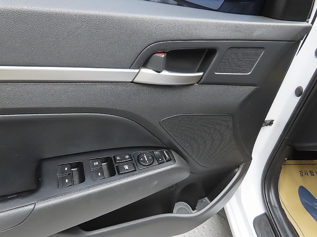 HYUNDAI Avante 2020 Blanco - Importación desde Corea - HF Imports Iquique - Foto 12