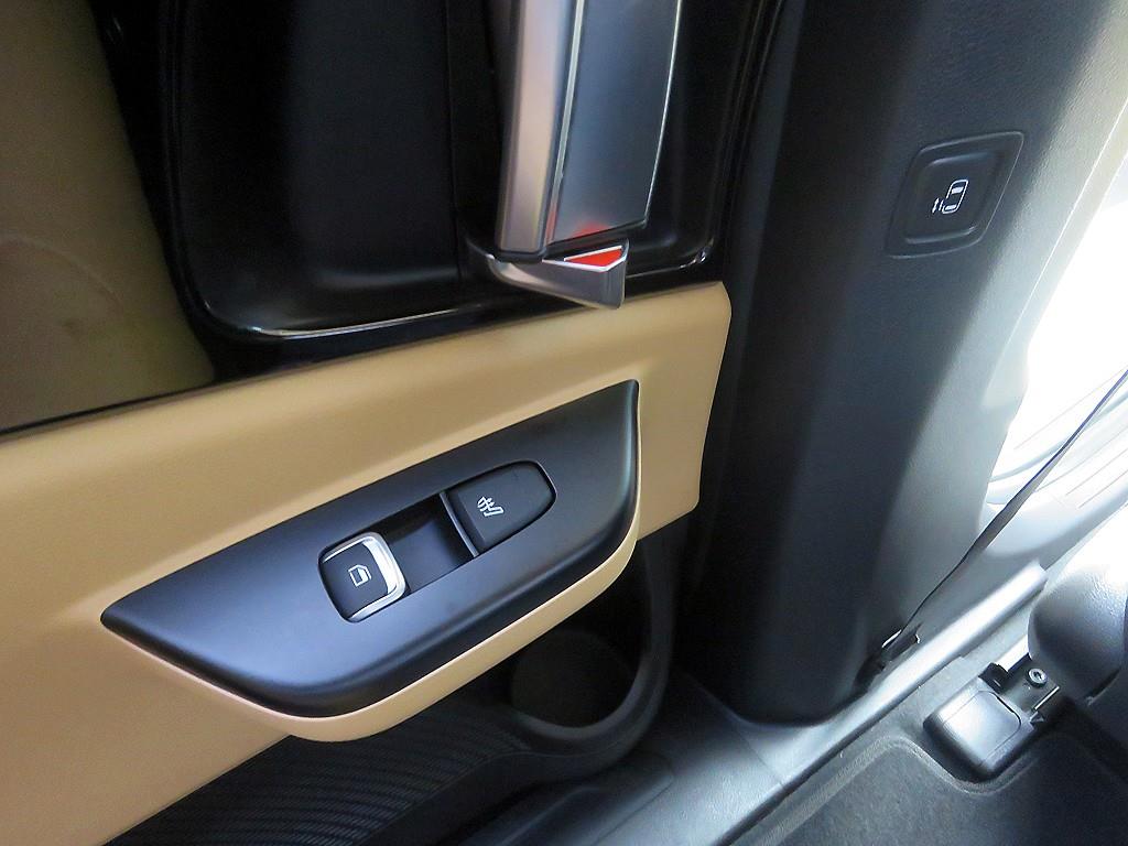 KIA Carnival - Vista 9