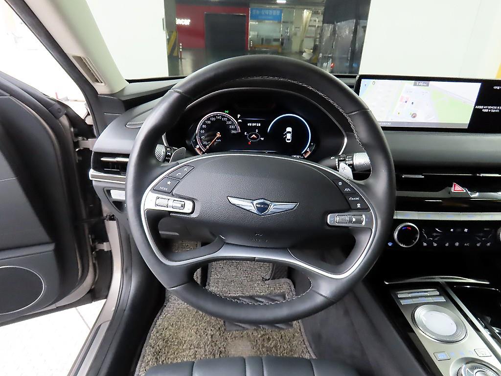 Genesis G80 - Vista 9