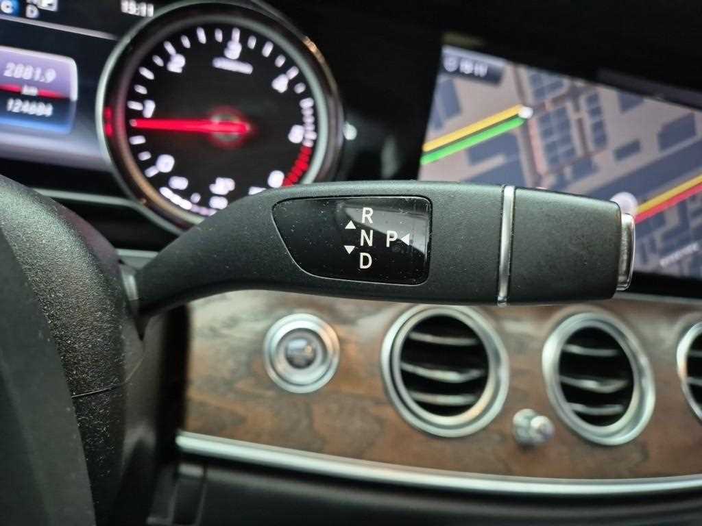 Mercedes Benz E class - Vista 8