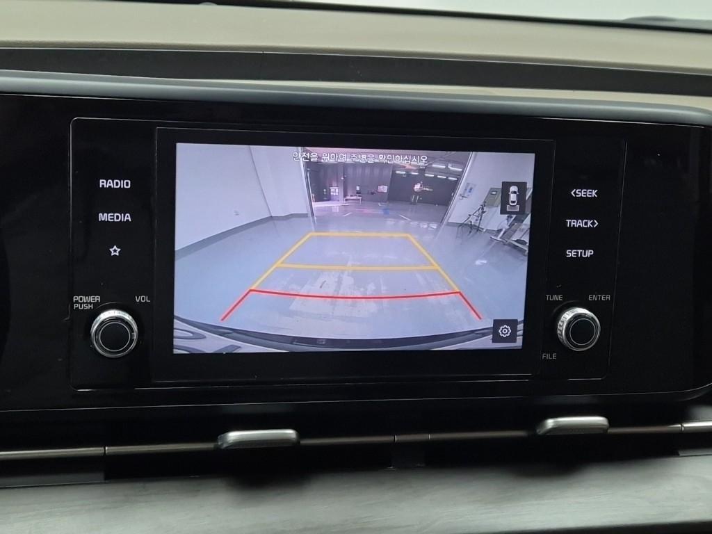 KIA Carnival - Vista 11