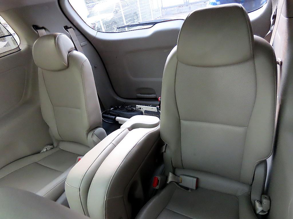 KIA Carnival - Vista 7