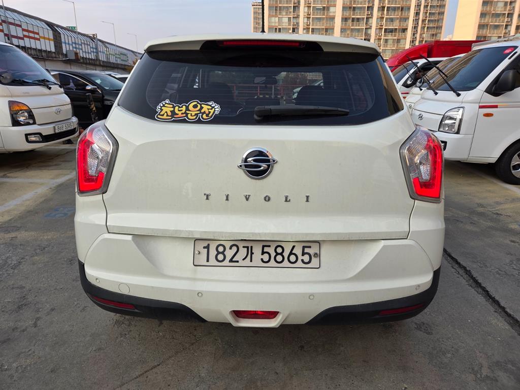 Ssangyong Tivoli - Vista 4