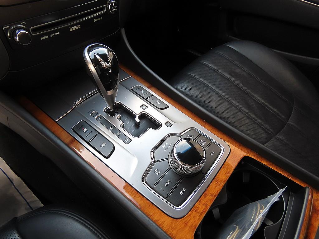 HYUNDAI Equus - Vista 10