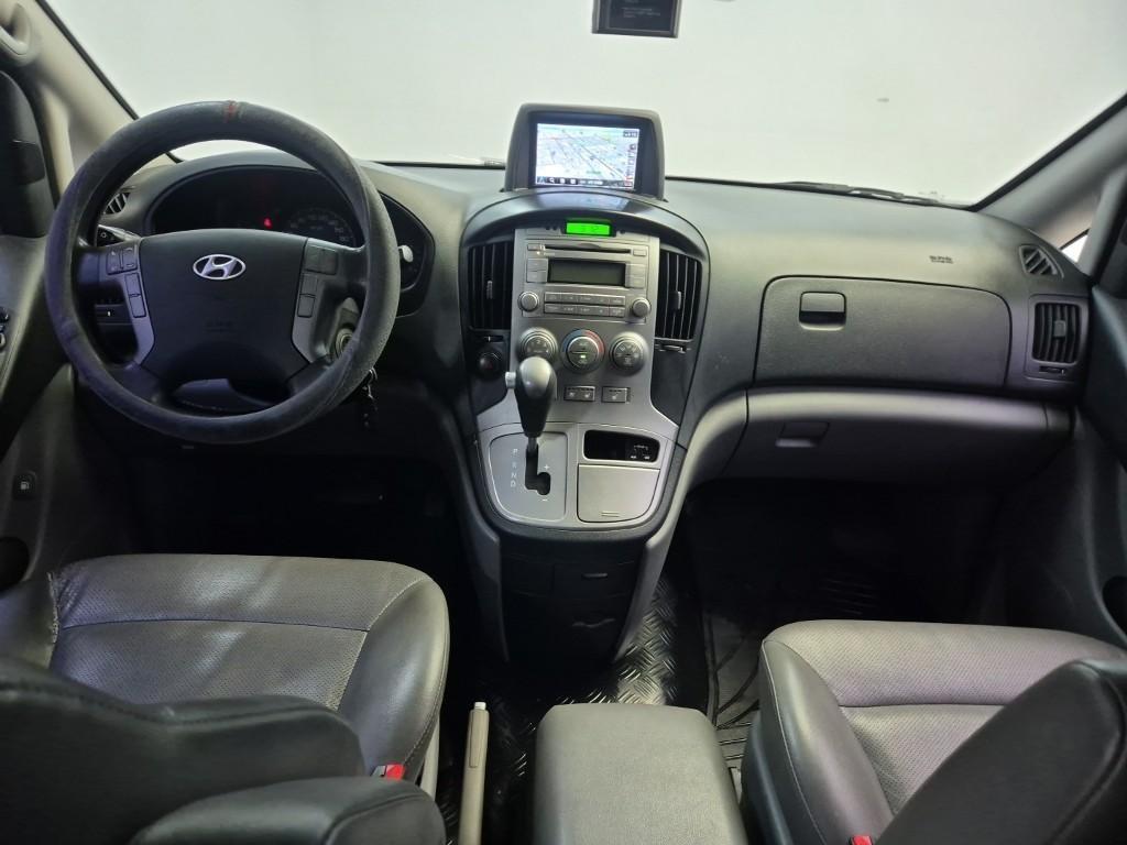 HYUNDAI Starex - Vista 7