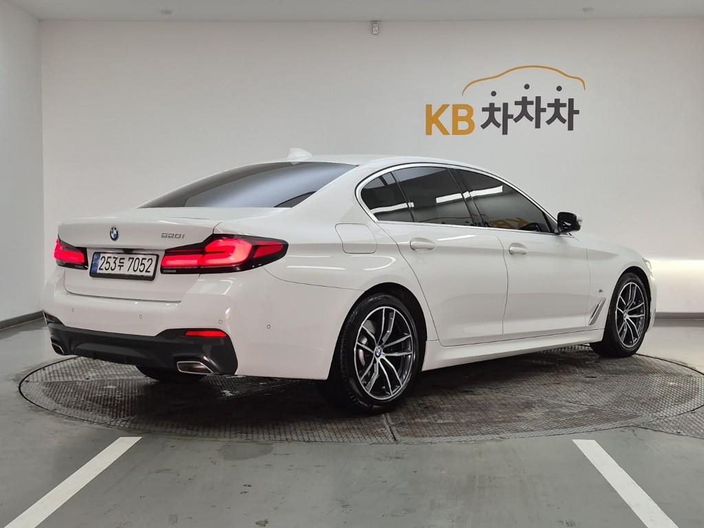 BMW 5 Series - Vista 4