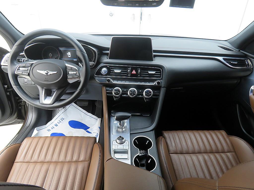 Genesis G70 - Vista 8