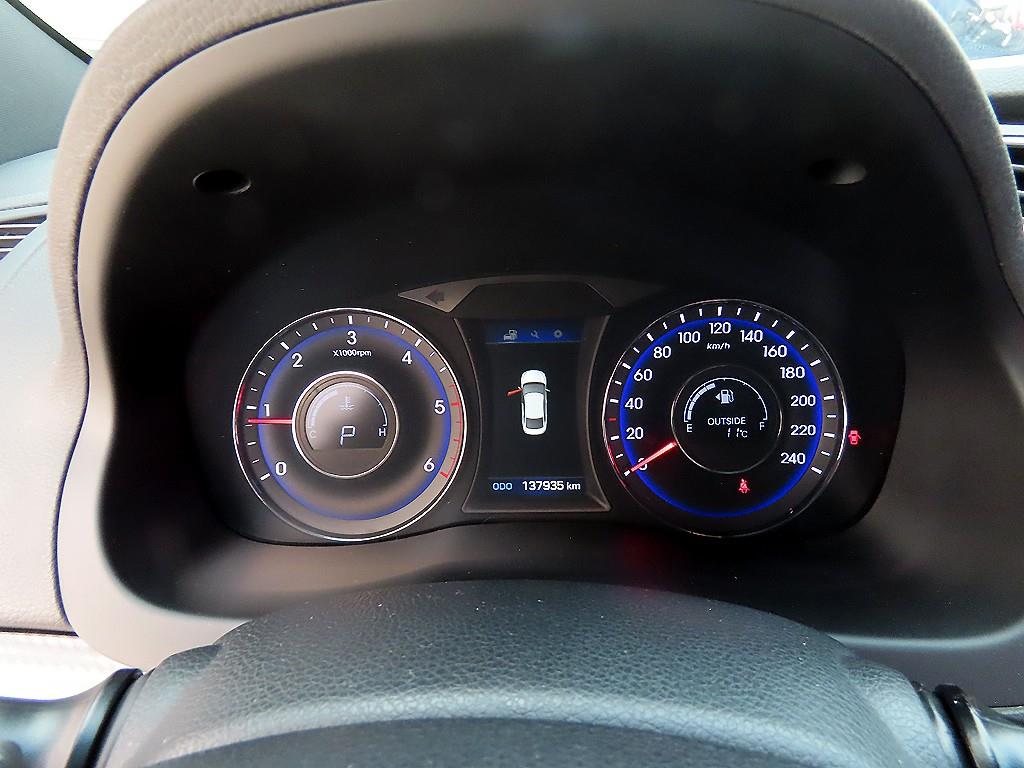 HYUNDAI i40 - Vista 9