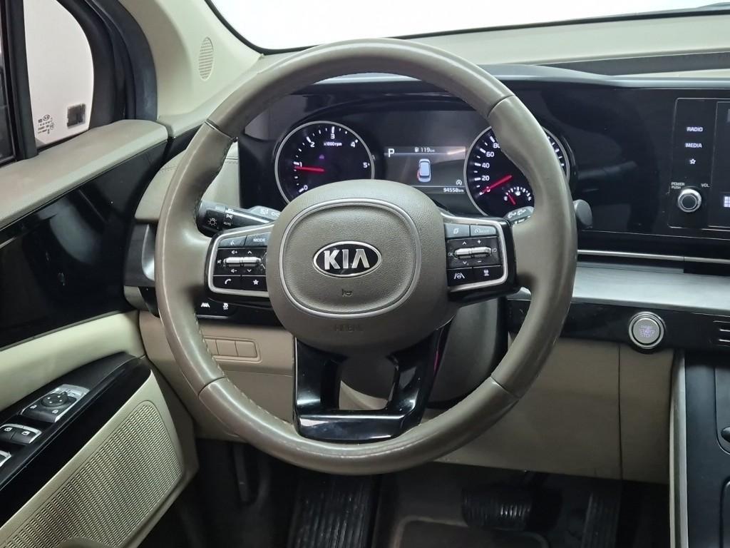 KIA Carnival - Vista 7