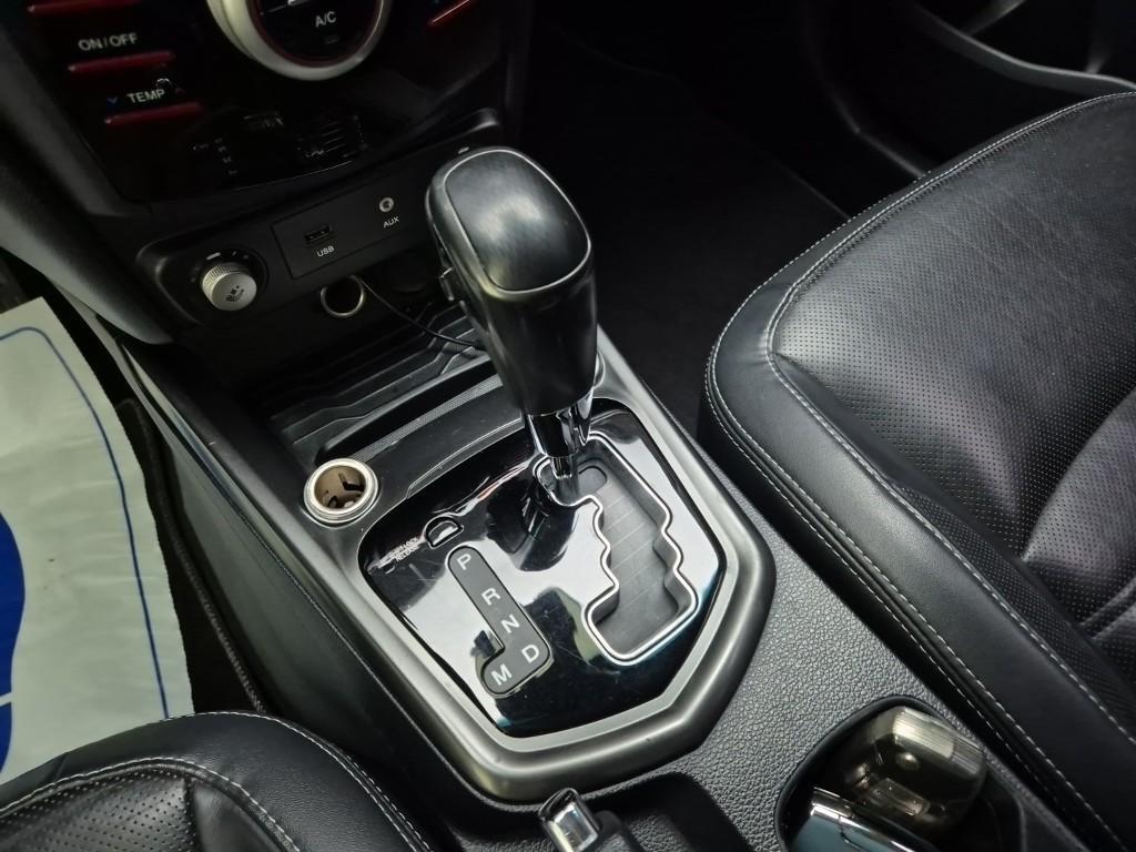 Ssangyong Tivoli - Vista 8