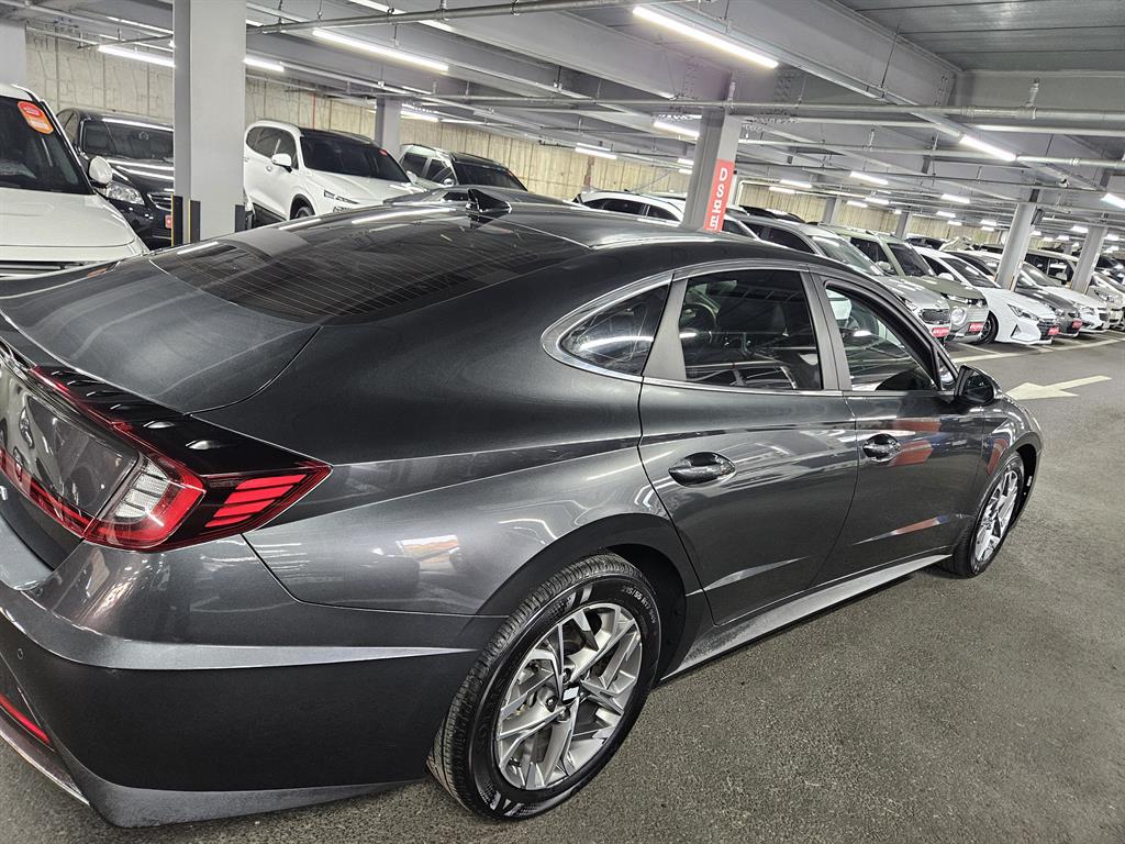 HYUNDAI Sonata - Vista 4