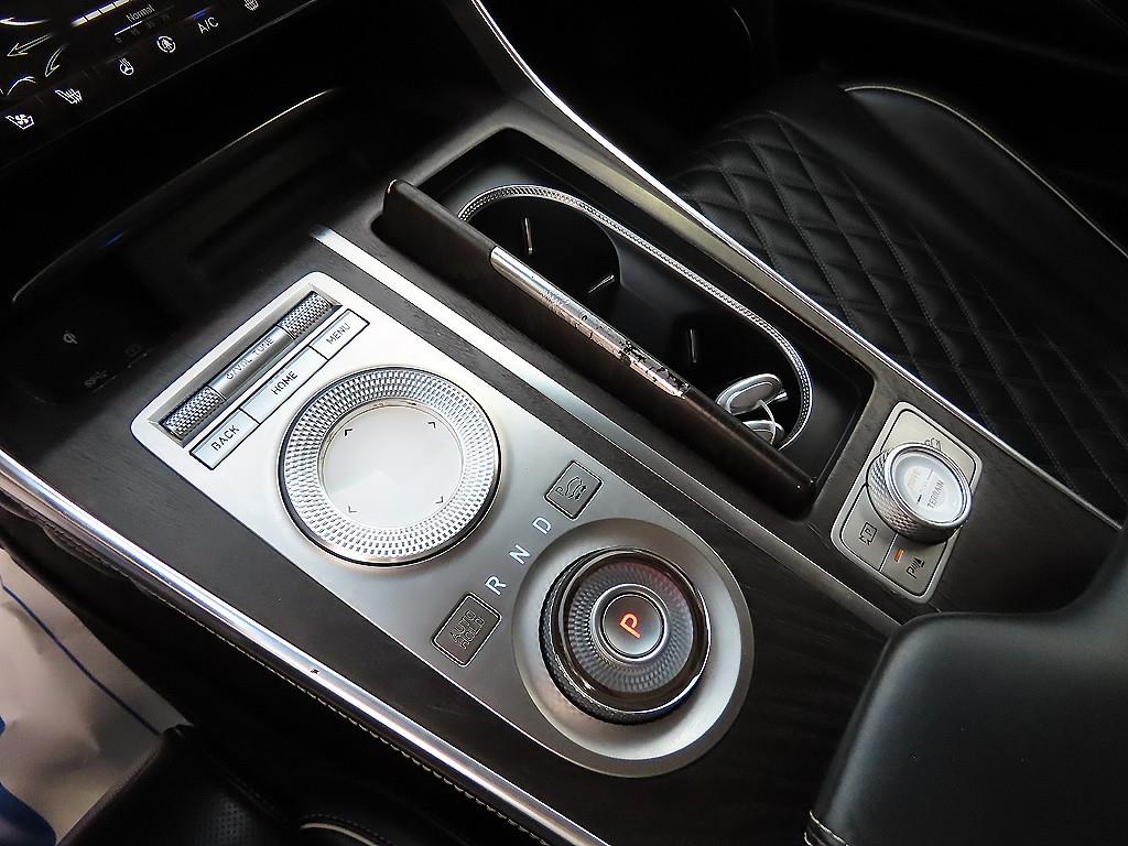 Genesis GV80 - Vista 11