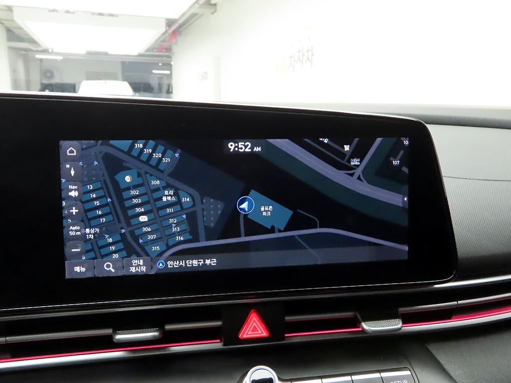 HYUNDAI Avante - Vista 9