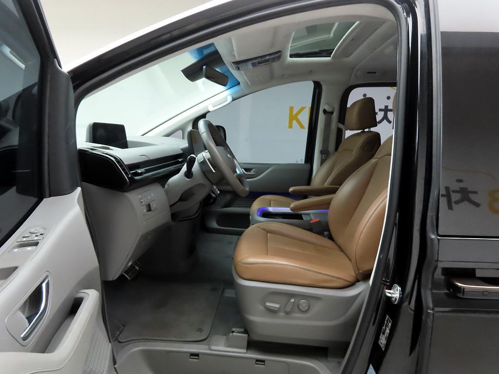 HYUNDAI Staria - Vista 12