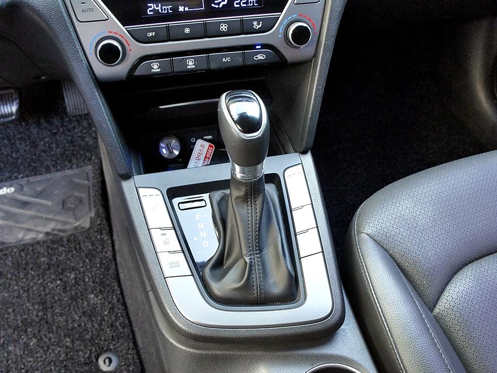 HYUNDAI Avante 2016 Blanco - Importación desde Corea - HF Imports Iquique - Foto 11