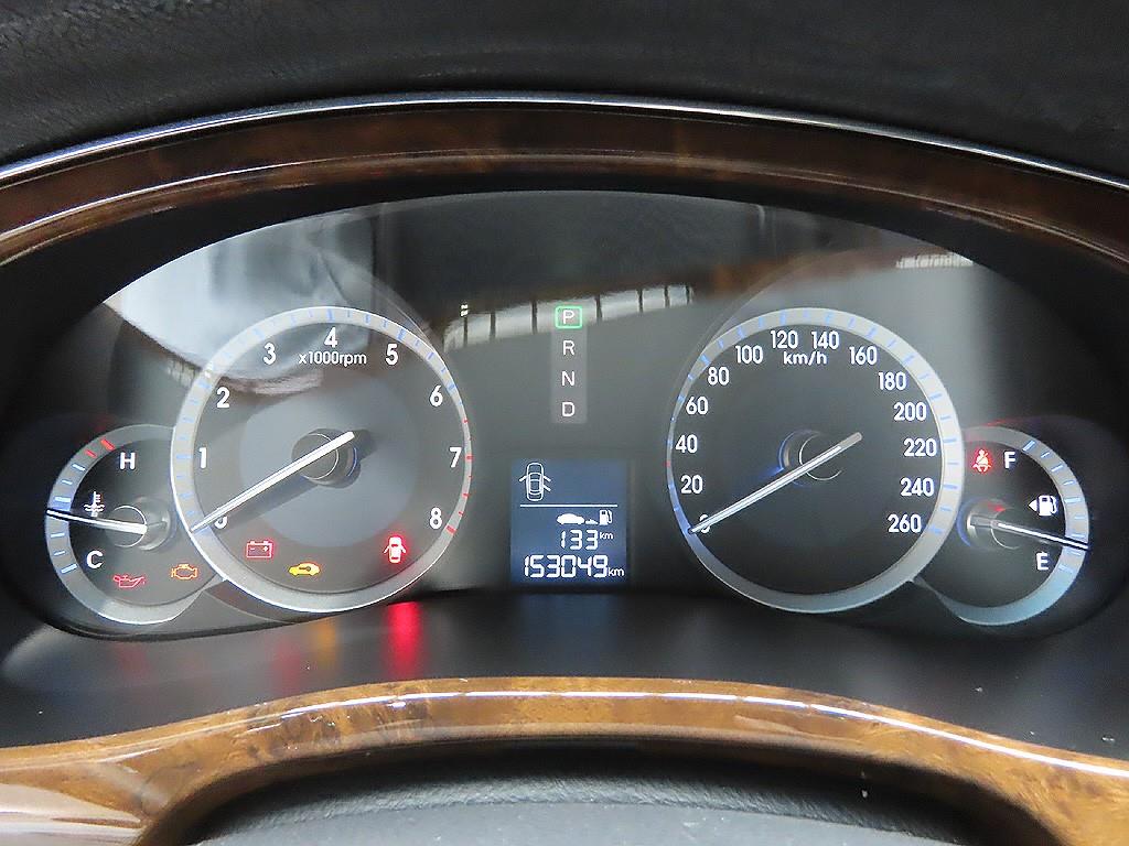 HYUNDAI Genesis - Vista 11