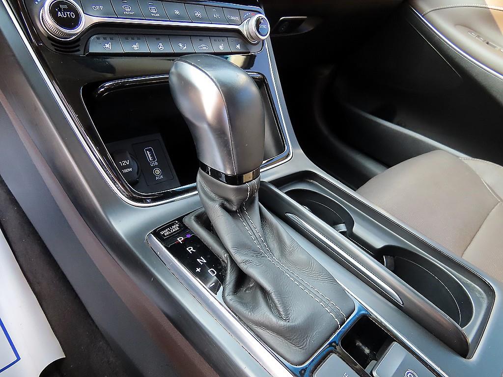 HYUNDAI Grandeur - Vista 11