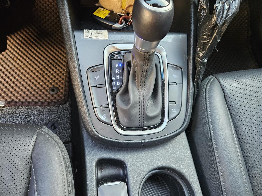 HYUNDAI Kona - Vista 9