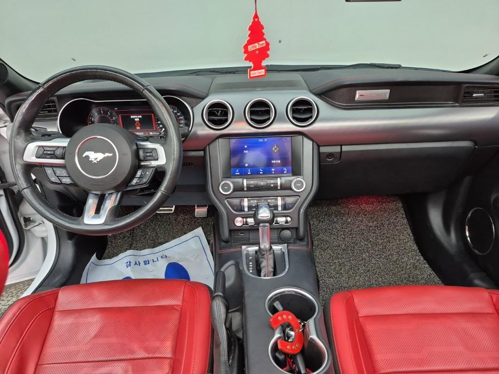 Ford Mustang - Vista 5