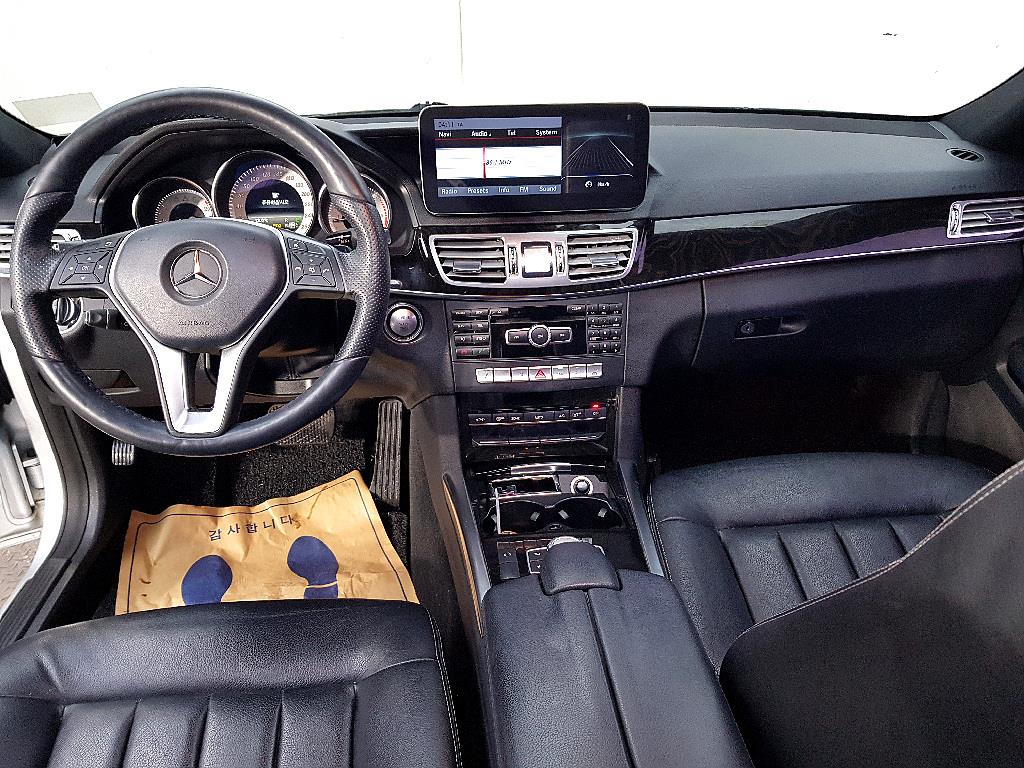 Mercedes Benz E class - Vista 5