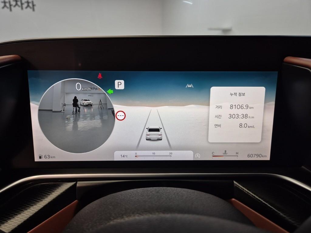 Genesis G90 - Vista 10